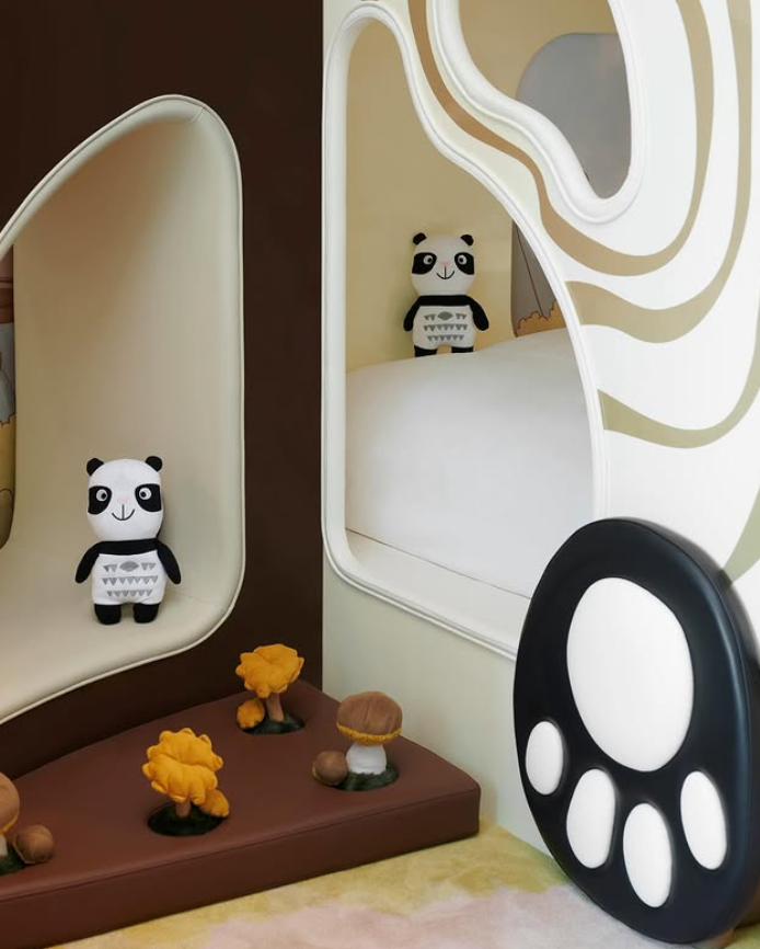 Themed Suite King